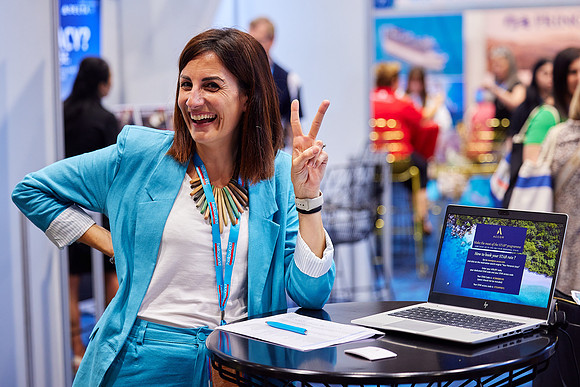 Helloworld_Cairns_221111-5325