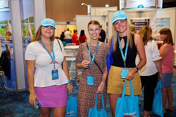 Helloworld_Cairns_221111-4396